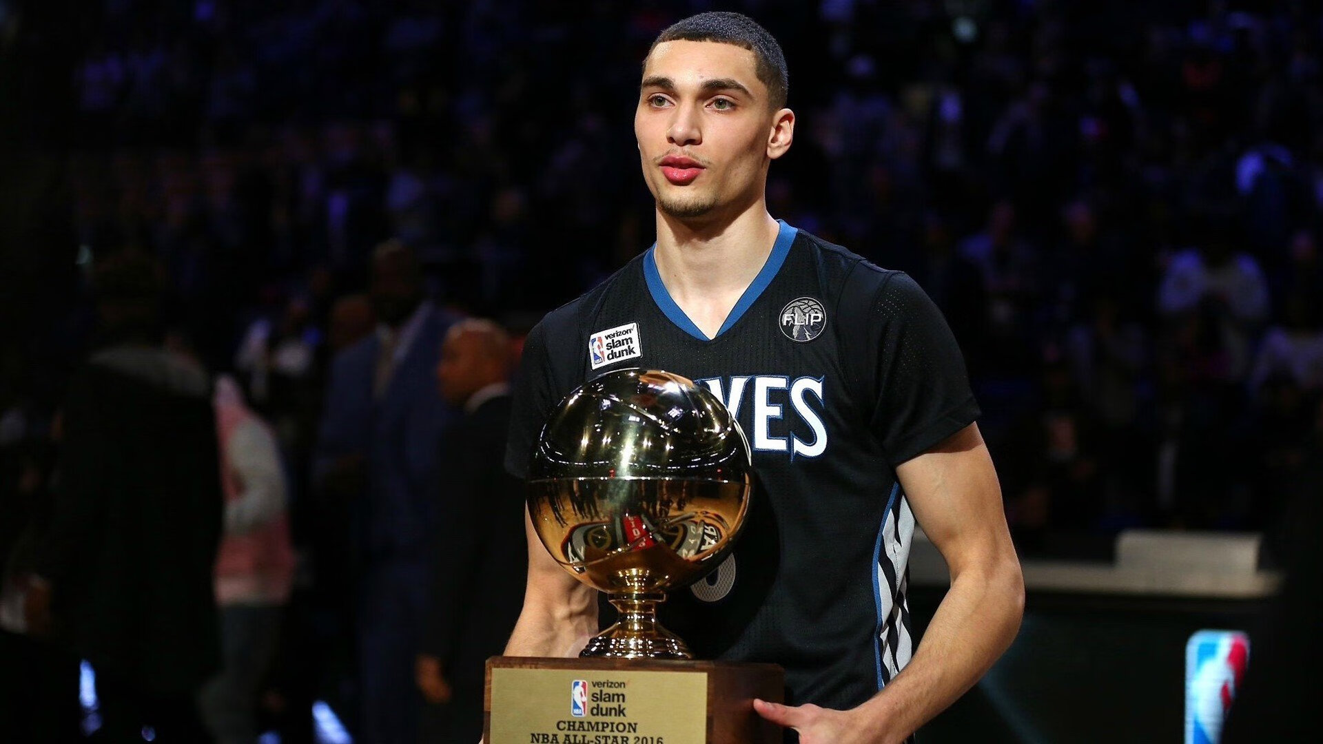 步行者内线缺乏强硬导致失分严重，步行者内线球星